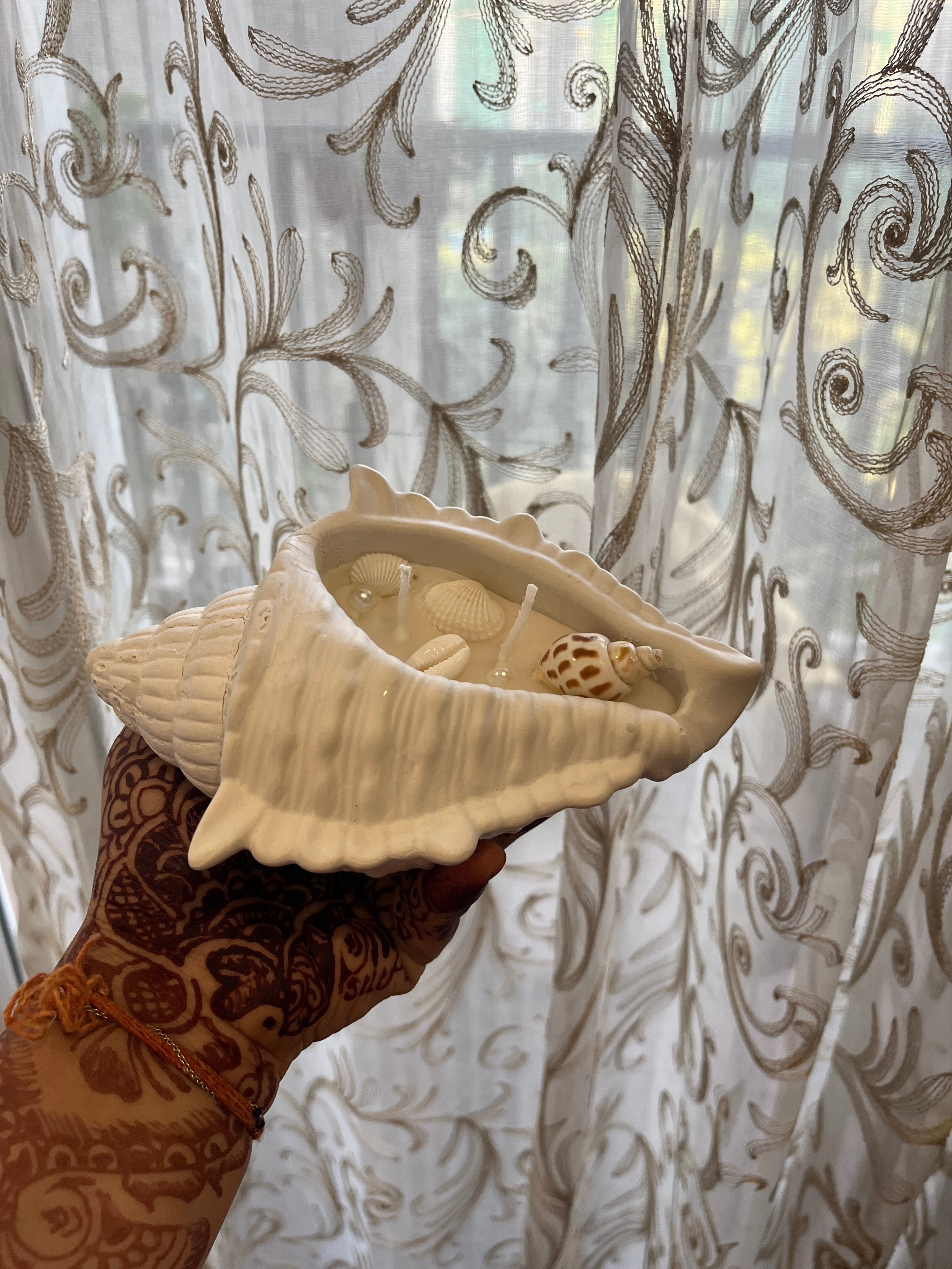 Big seashell candle