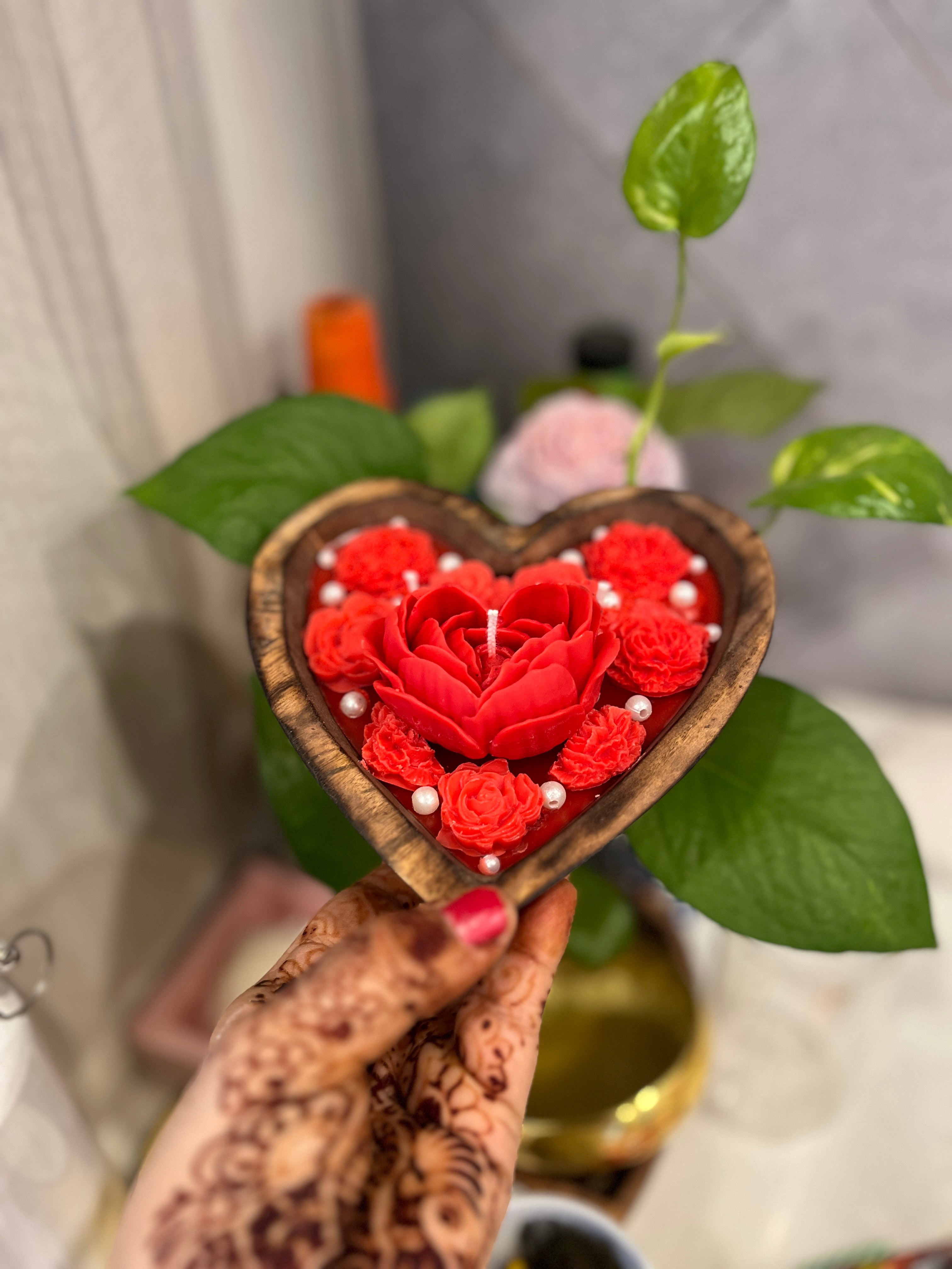 Wooden heart rose candle